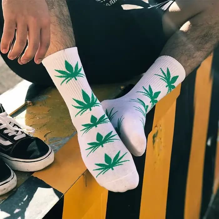 Pas cher femmes hommes cheville érable chaussette chanvre Meias feuille femme printemps été mauvaises herbes Skateboard Hip Hop chaussettes