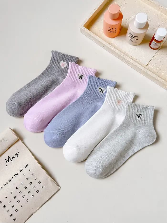 5 paires de chaussettes pour femmes, accessoires féminins, chaussettes courtes, noires, pas chères, vêtements Y2K, mignonnes, sportives, amusantes, chaussures, cadeau
