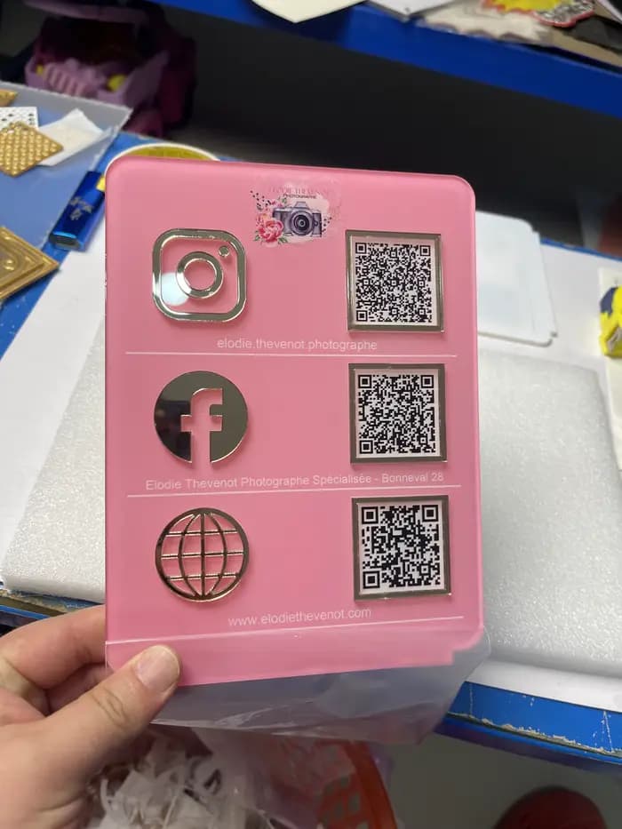 Signalisation d'affaires personnalisée pour médias sociaux avec paiement de numérisation de code QR, panneau de suivi en plexiglas acrylique