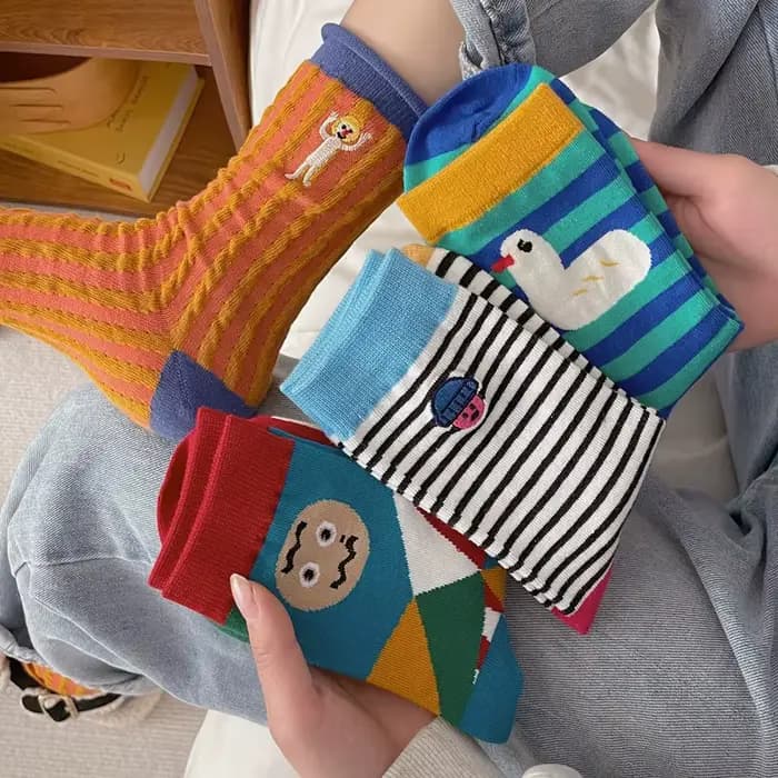 Chaussettes mi-tube en coton de dessin animé pour femmes