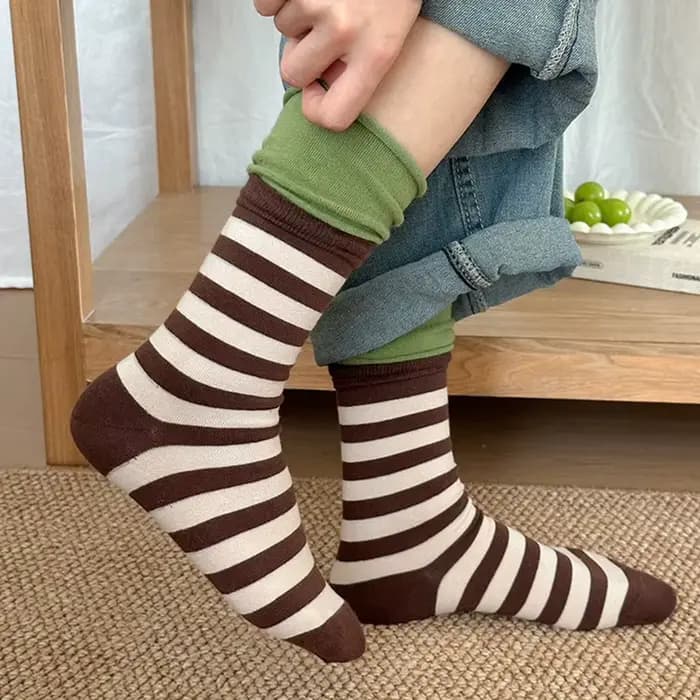 Chaussettes à rayures rétro pour femmes, tube moyen, bas en coton, bas coréens, chaussettes japonaises, printemps et automne