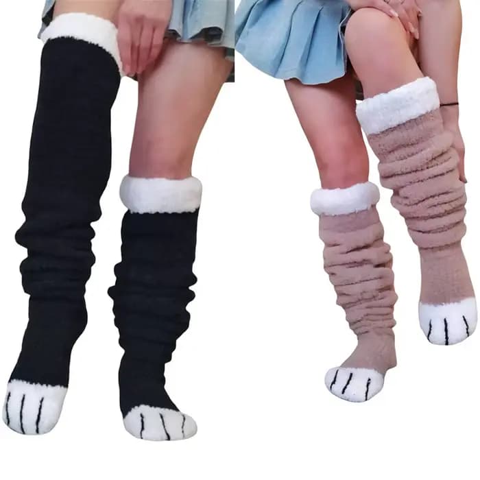 Chaussettes empilées sur le genou avec patte de chat