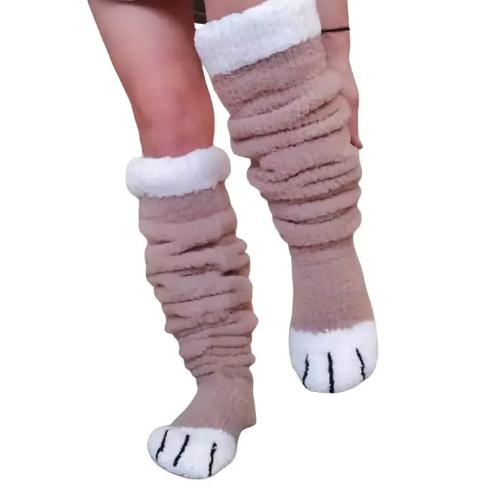 Chaussettes empilées sur le genou avec patte de chat