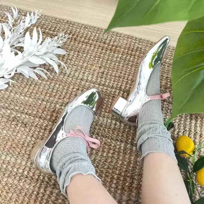 Femmes chaussettes mode Sexy équipage chaussettes pour femmes été solide évider doux mignon longues chaussettes pour femmes maille mince Sexy