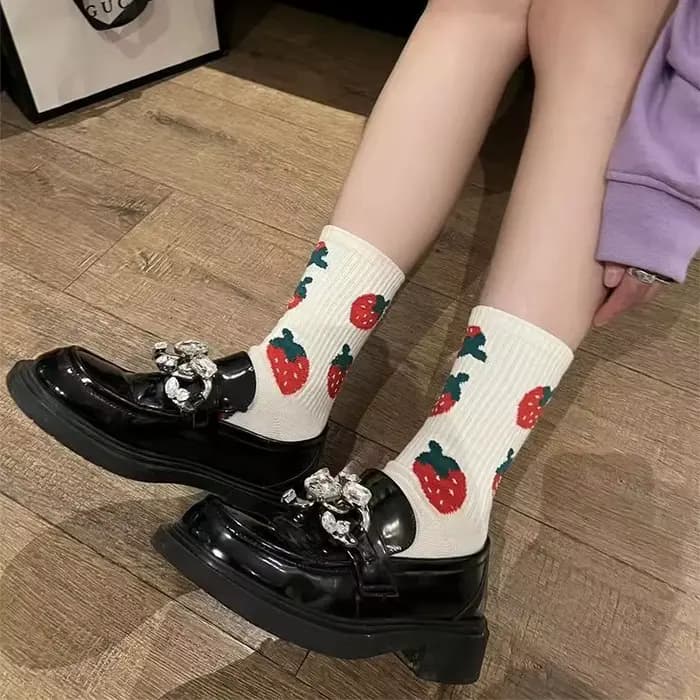 Femmes chaussettes Kawaii fraise Harajuku drôle doux coton mignon heureux