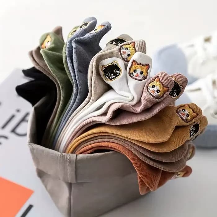 Chaussettes en coton pour femmes, pantoufles de Style AB, chat mignon brodé, doux Kawaii, cheville d'été, printemps, blanc, noir, fille coréenne