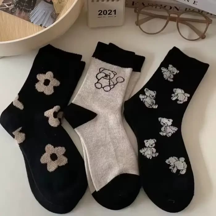 2/5 paires femmes mignon petit ours mi-mollet chaussettes à la mode fleur imprimé Floral doux confortable printemps