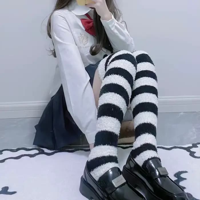 Chaussettes hautes en peluche à rayures japonaises pour femmes, jambières d'hiver, chaussettes longues, Kawaii, sourire, sites thermiques, Mori Girl