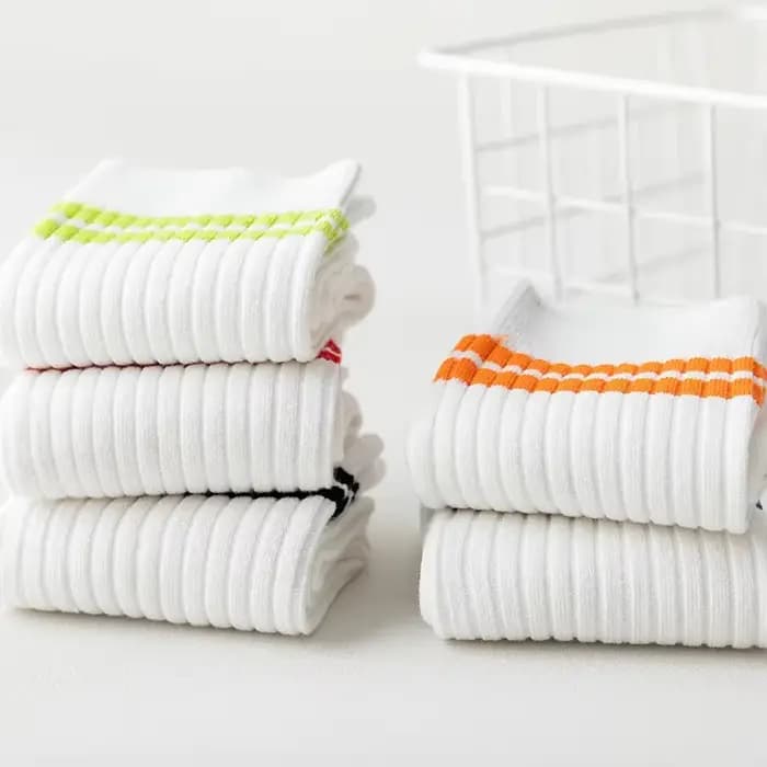 Chaussettes de sport coréennes à rayures blanches et oranges pour femmes