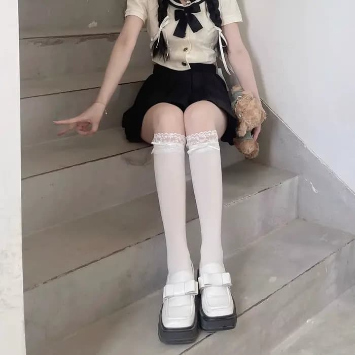Chaussettes japonaises en dentelle Lolita pour femmes, mi-tube, respirantes, confortables, belles et mignonnes, Style fille Kawaii, joli nœud au mollet