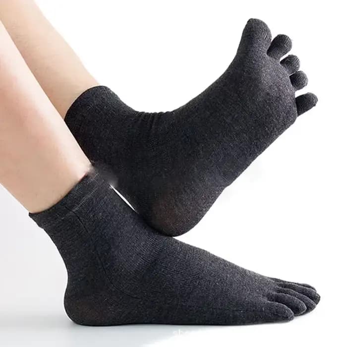 Chaussettes à cinq orteils en coton de couleur unie
