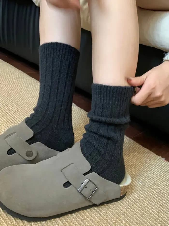 Nouveau hiver cachemire laine femmes chaussettes décontracté mode japonaise couleur unie plus épais longue chaussette