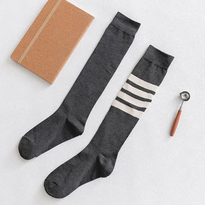 Chaussettes longues en coton mollet pour femmes