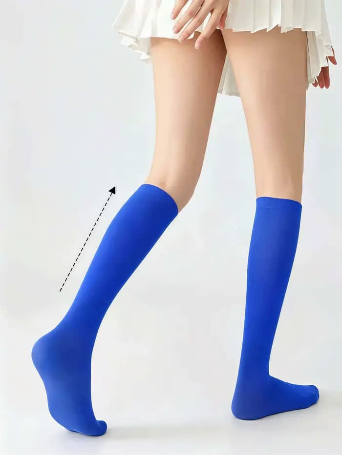 Chaussettes hautes bleues unies pour femmes