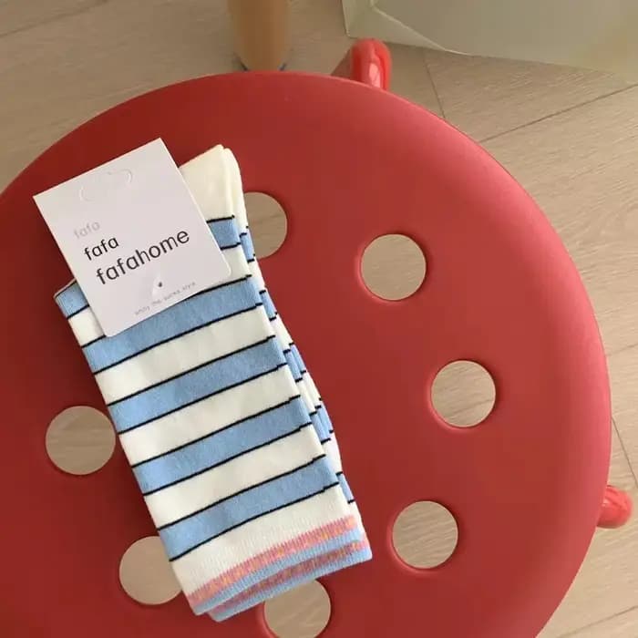 Nouvelles chaussettes pour femmes pour le printemps et l'été à Ins