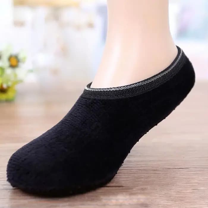 Chaussettes de sol confortables doublées de polaire pour femmes, semelles antidérapantes, intérieur en peluche pour le confort et la chaleur, chaussettes de sol d'hiver sûres