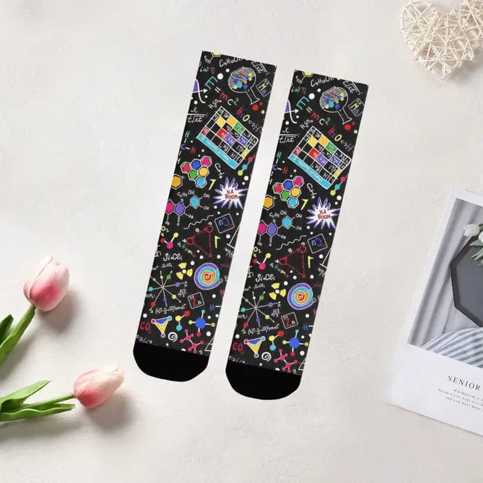 Chaussettes de Style Harajuku heureux, Science incroyable, chaussettes d'hiver unisexes, randonnée, élément chimique imprimé, chaussettes folles de Style de rue, cadeaux