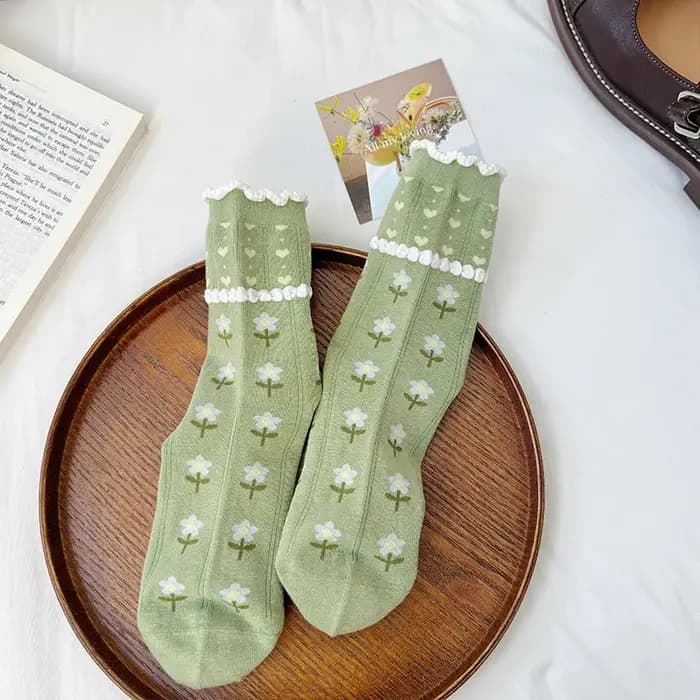 Chaussettes pour femmes, motif floral bouclé, mignonnes, Kawaii, pour filles, chaussettes mi-tube douces, style rural japonais, chaussettes en coton confortables et respirantes