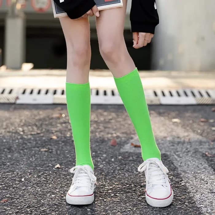 Chaussettes longues coréennes en coton pour femmes, couleur bonbon, hauteur des genoux, bleu Klein, Orange, jaune, école, hiver, chaud, néon, Fluorescent, gothique, rose