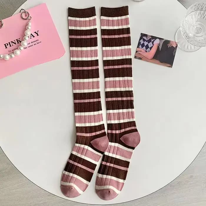 Bas japonais épais et chauds pour femmes, chaussettes courtes décontractées en coton, chaussettes à rayures multicolores, chaussettes hautes pour femmes, hiver, nouveau