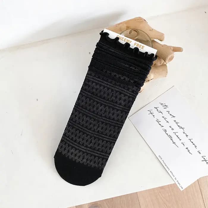 Printemps été mode femmes chaussettes dame longue noir blanc dentelle Harajuku à volants décontracté doux Kawaii Floral respirant luxe Lolita