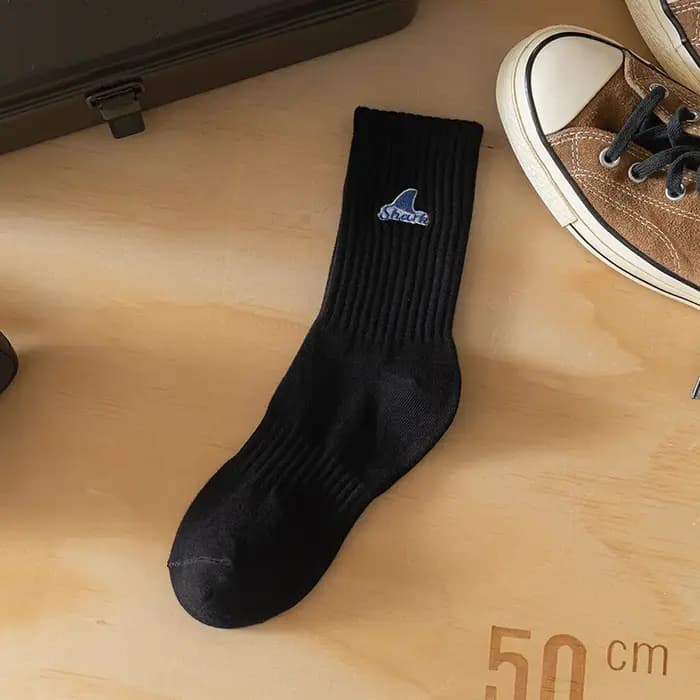 Chaussettes mi-tube en coton respirant pour hommes, chaussettes de sport légères, chaussettes de sport monochromes, chaussettes tendance de la mode, printemps et été