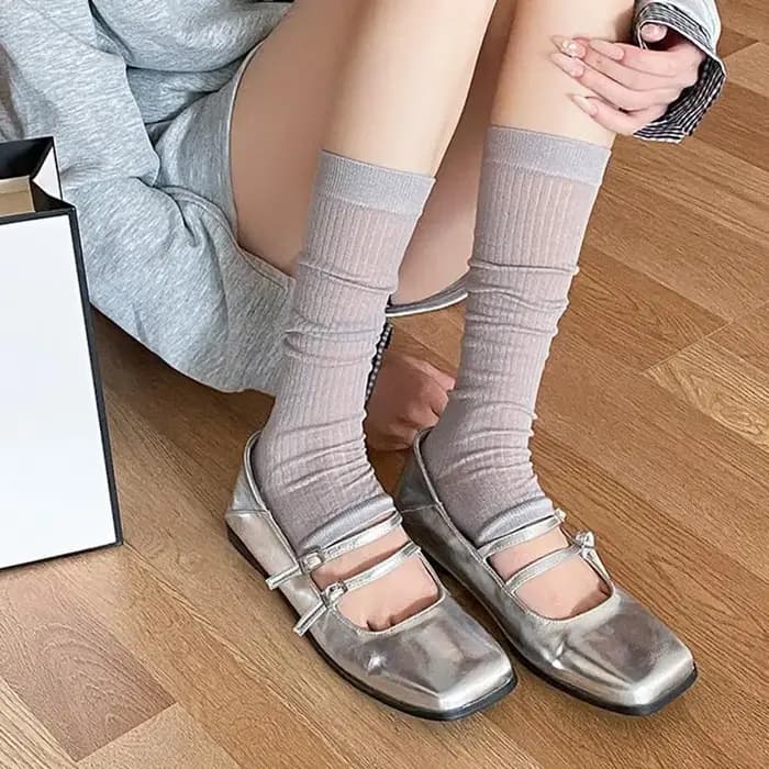 Chaussettes légères en maille de soie pour femmes
