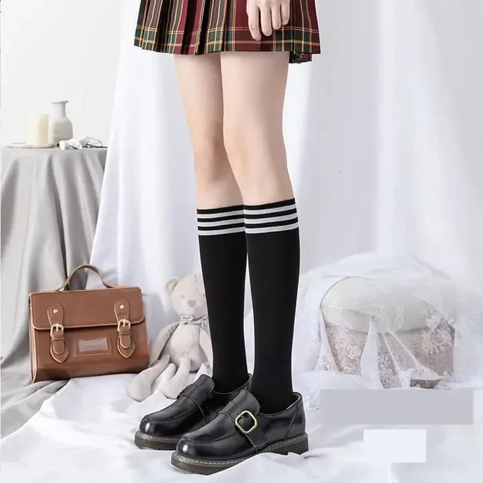 Chaussettes hautes pour femmes