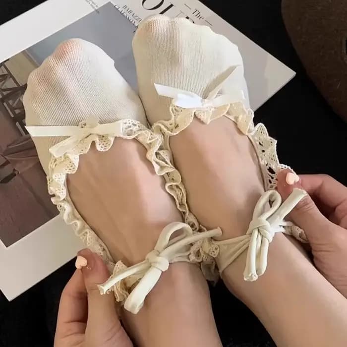 Nouveau Style de Ballet femmes dentelle attaché nœud chaussettes courtes noir blanc cravate sangles bateau chaussette