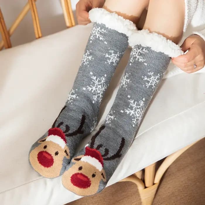 Chaussettes pantoufles de noël d'hiver pour femmes, chaussettes de sol épaisses avec pinces, chaussettes chaudes et pelucheuses antidérapantes, bas de couchage pour la maison, cadeaux de noël