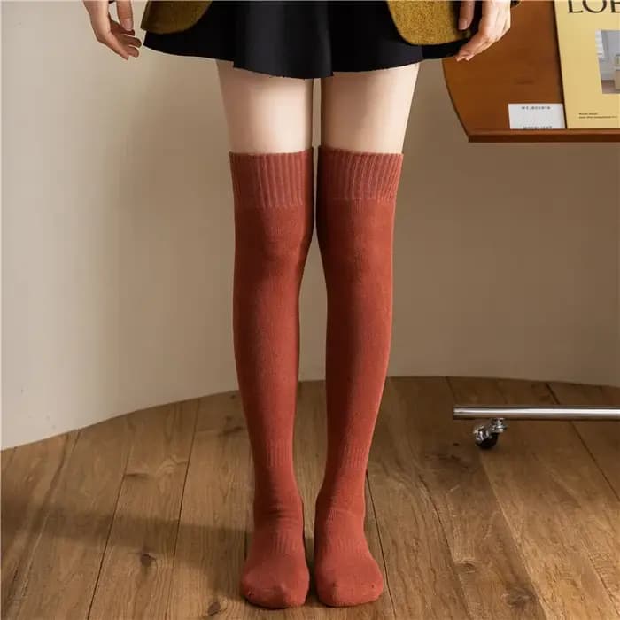 Chaussettes au-dessus du genou en éponge pour femmes en hiver