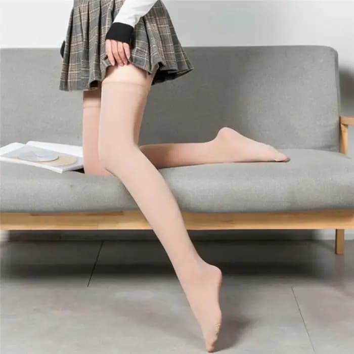 Chaussettes Hautes à Rayures Noires et Blanches pour Femme