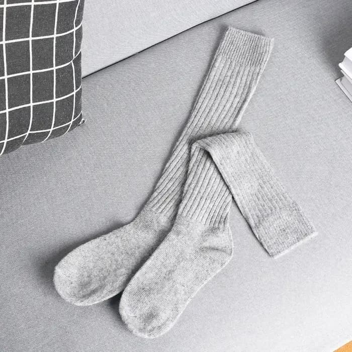 Chaussettes longues en laine tricotée pour femmes