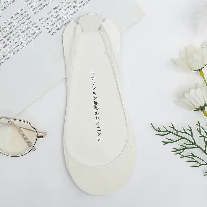 Chaussettes invisibles en soie glacée pour femmes, antidérapantes en silicone, pour chaussures à talons hauts et chaussures basses, sans couture, été