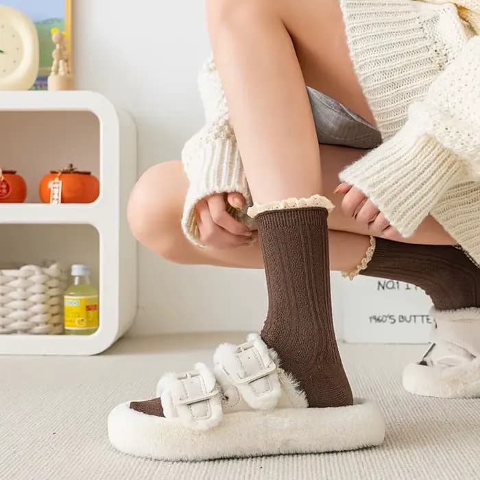Chaussettes mi-tube torsadées en dentelle Vintage pour femmes