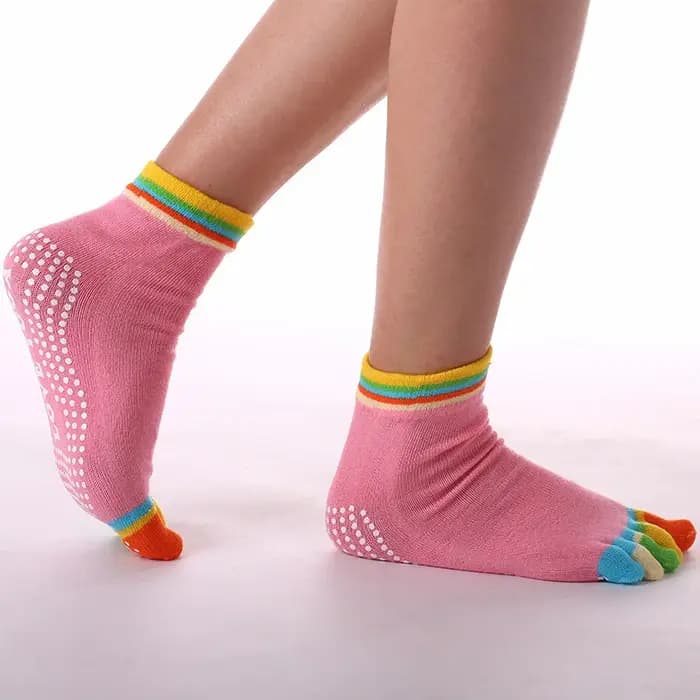 Chaussettes de yoga colorées pour femmes, chaussettes de fitness et de Pilates en coton, chaussettes arc-en-ciel antidérapantes pour l'entraînement, respirantes, violettes