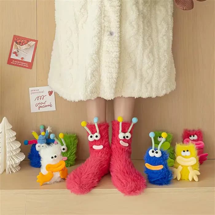 Chaussettes amusantes motif monstre, en polaire corail, pour l'automne et l'hiver, chaussettes d'intérieur, chaussettes de sommeil pour couple, chaussettes douillettes, chaussettes de fête