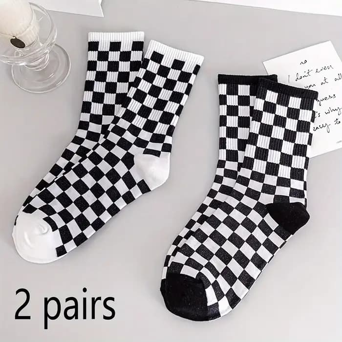 Chaussettes à carreaux tendance Harajuku, chaussettes géométriques noires et blanches, chaussettes de skateboard en coton imprimé Hip Hop, nouveauté