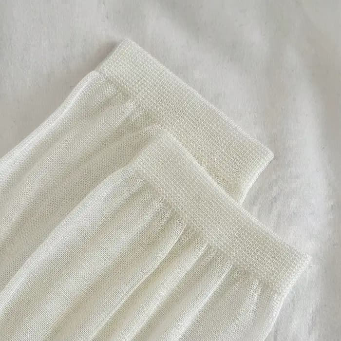 Chaussettes fines et longues pour femmes