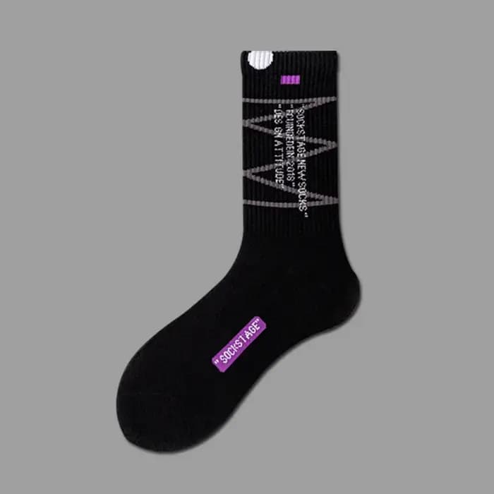 Les chaussettes de sport pour hommes et femmes conviennent au skateboard