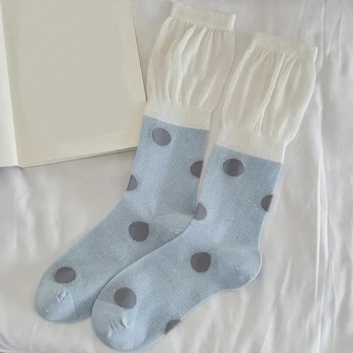 Chaussettes fines et longues pour femmes