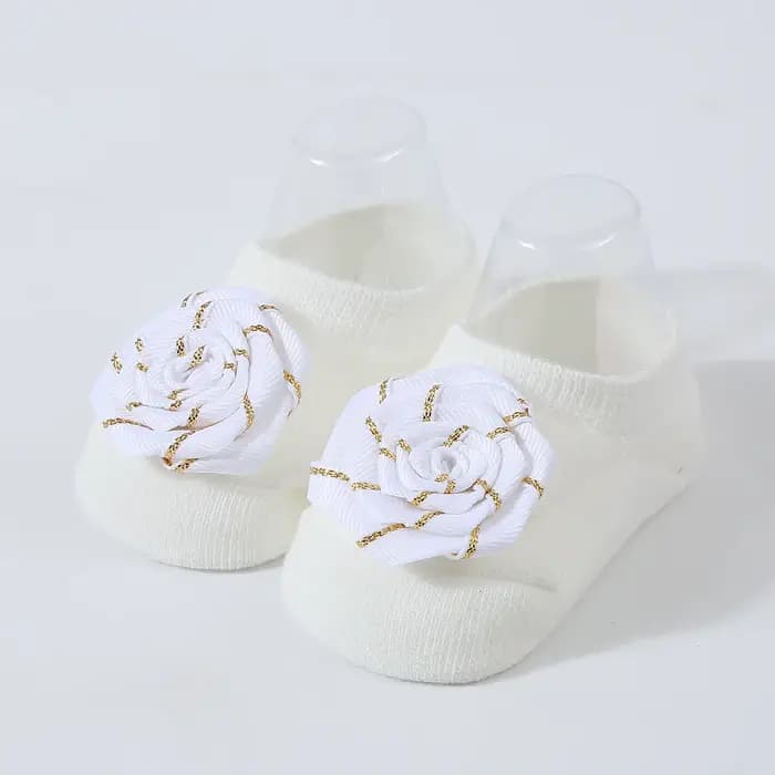 Chaussettes antidérapantes à fleurs côtelées faites à la main pour nouveau-né, chaussettes de pré-marche douces de couleur unie pour bébé fille, jolies chaussettes tricotées avec bandeau