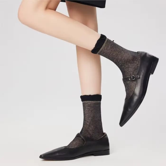Chaussettes pour femmes Printemps-Été Ultra-fines Sans Coutures Tendance Légères Respirantes Mi-mollet en Coton Couleur Unie Vente en Gros