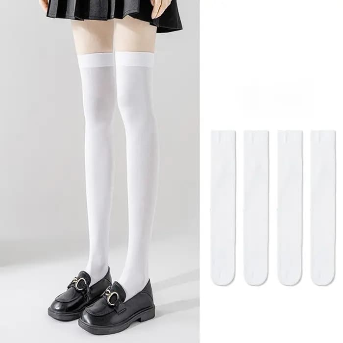 Chaussettes longues noires et blanches pour femmes
