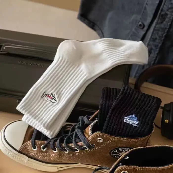 Chaussettes mi-tube pour hommes, chaussettes en coton respirantes, chaussettes de sport, de course, de couleur unie, légères, tendance, printemps-été