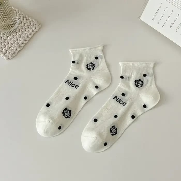 Chaussettes basses pour femmes, printemps-été, noires et blanches, mode mignonne Kawaii Lolita, fines, en coton, maille respirante, Calcetines