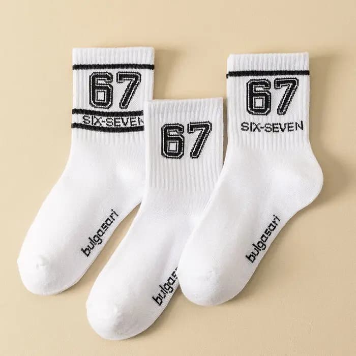 Chaussettes tendance pour adolescents avec imprimé "67"
