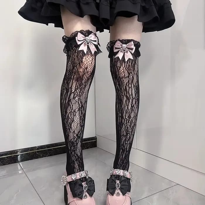 Chaussettes courtes Lolita série Mine japonaise, produit en série, printemps et été, femme douce, sœur, nœud en strass, chaussettes aux genoux en dentelle