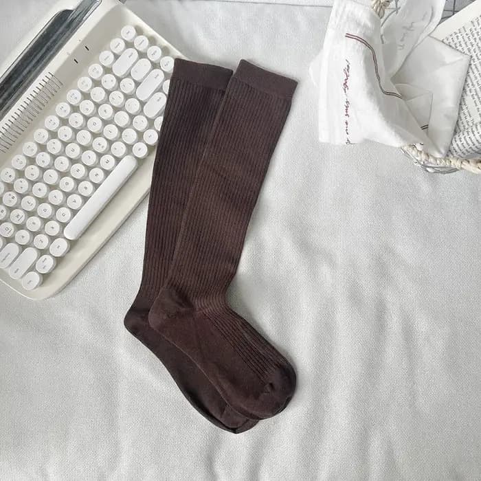 Chaussettes rouges 2025 mode couleur unie noir blanc gris