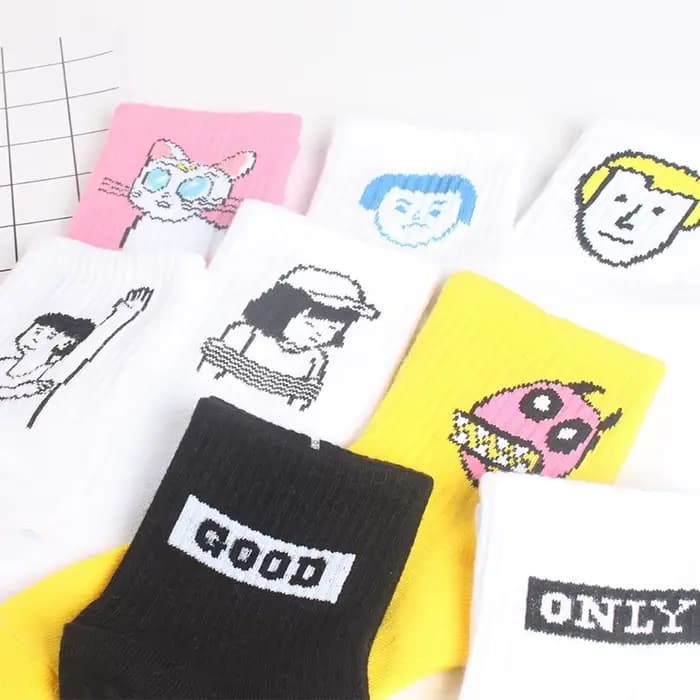 Harajuku – chaussettes courtes à motifs pour femmes, avec lettres de dessin animé, en coton, Cool, Hipster, Skateboard, cheville, amusantes